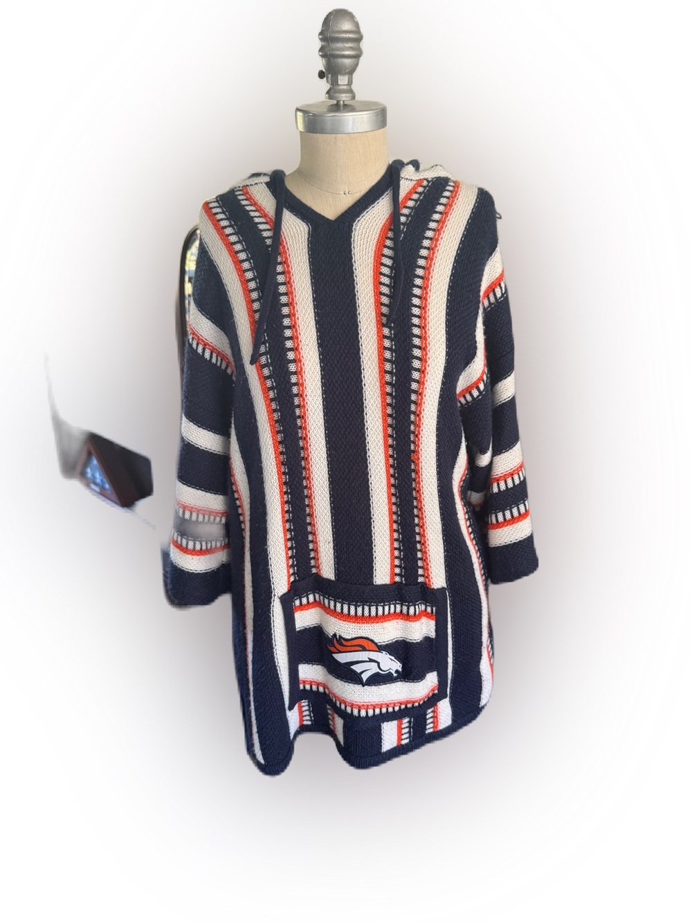 NFL Team Apparel Women’s Denver Broncos Hooded Sweater. Size S/M